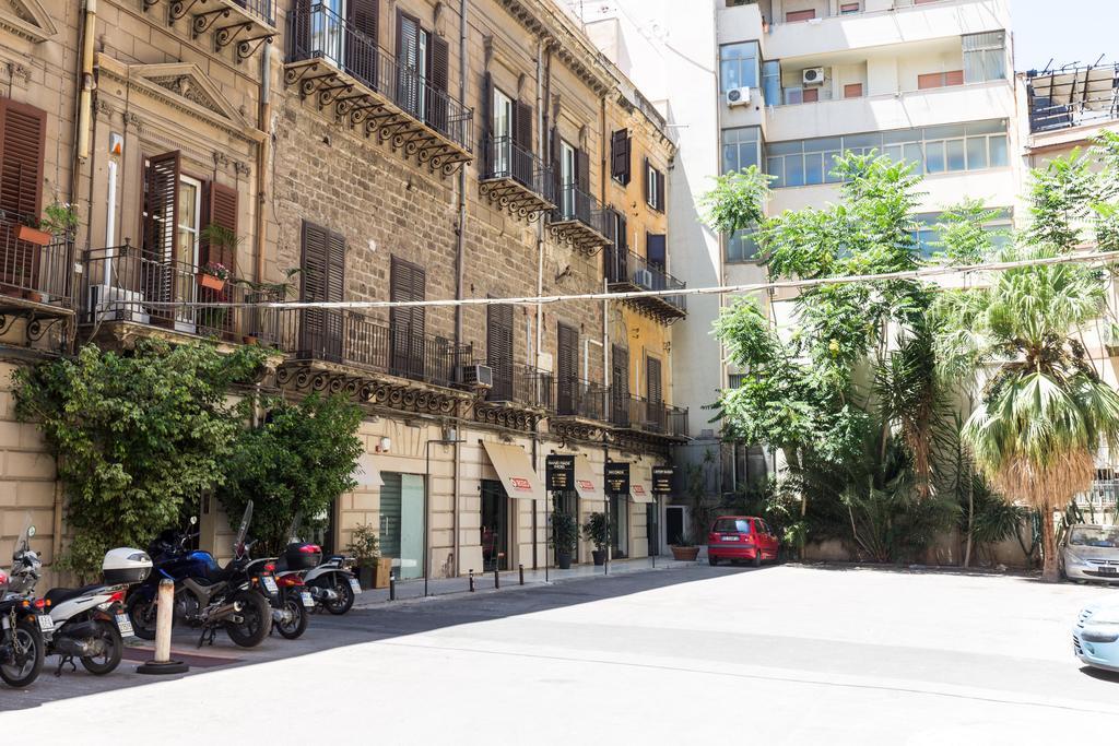 Elegante E Moderno Appartamento Al Politeama Palermo Luaran gambar