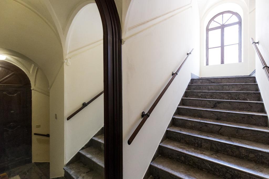 Elegante E Moderno Appartamento Al Politeama Palermo Luaran gambar